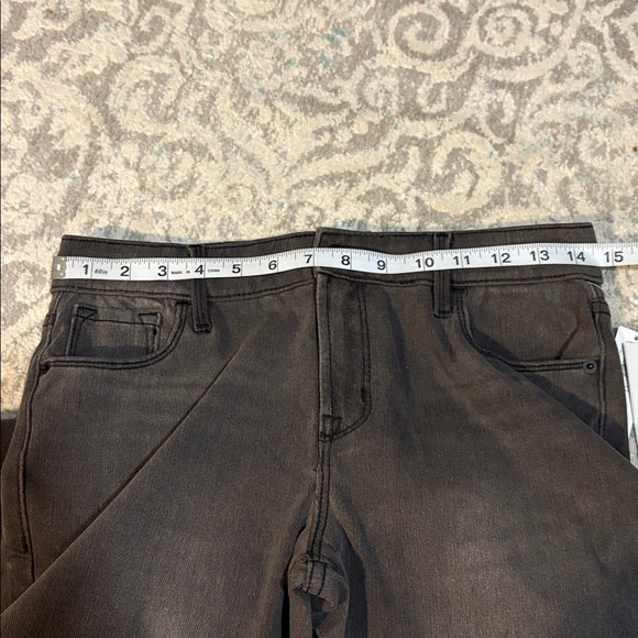 Old Navy • Rockstar 24/7 Super Skinny Jeans - Picture 6 of 8